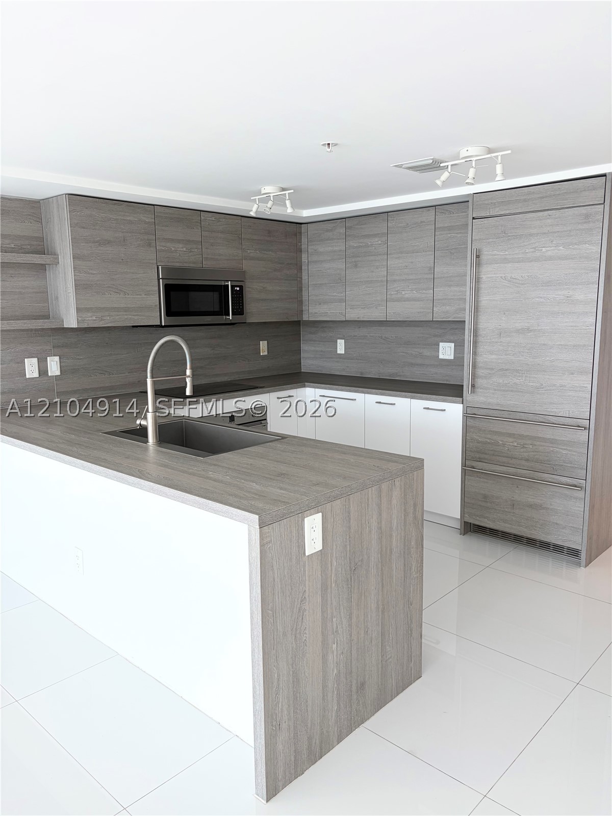image 400 Sunny Isles15