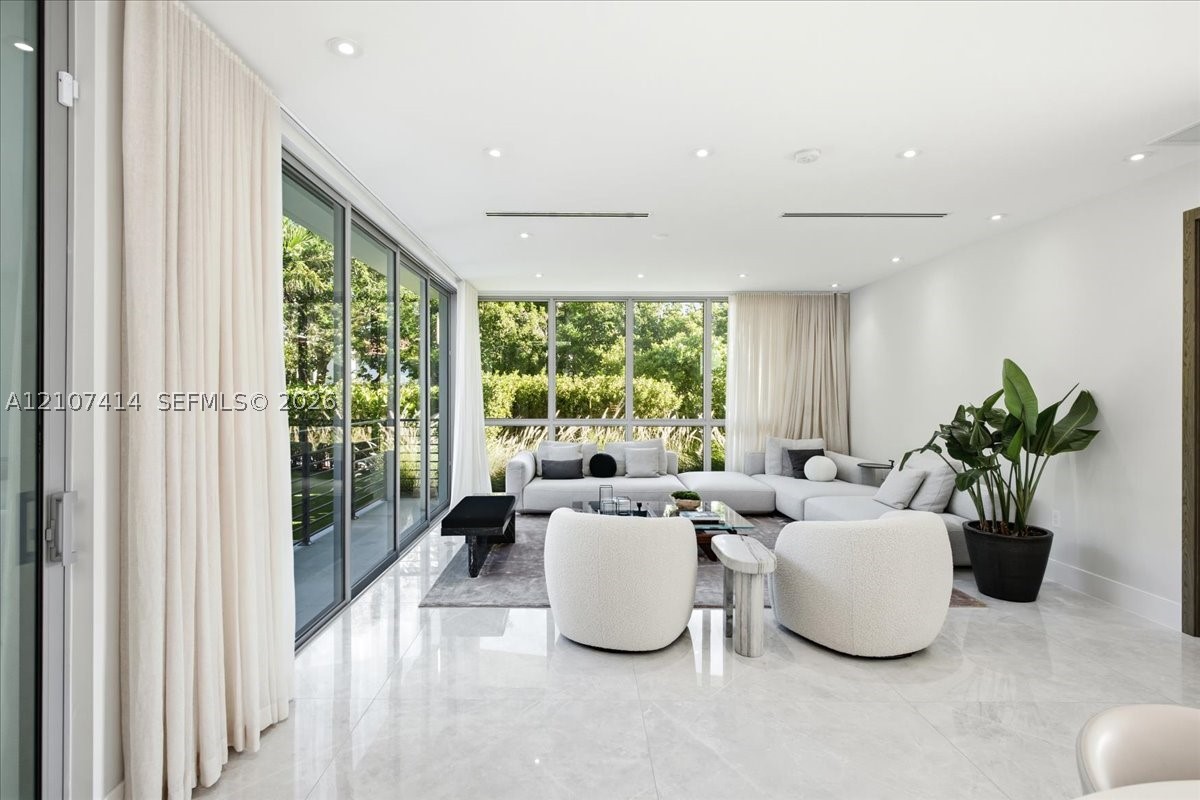 315 Cypress Dr Key Biscayne, FL 33149