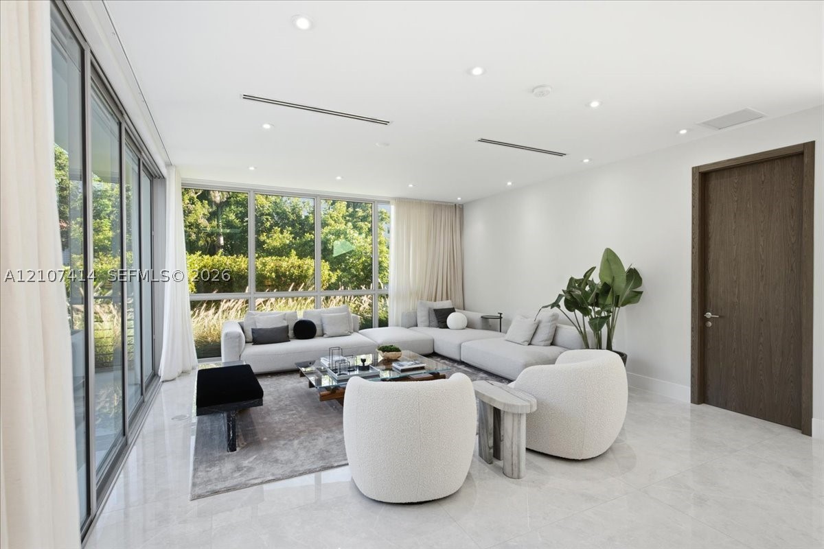 315 Cypress Dr Key Biscayne, FL 33149