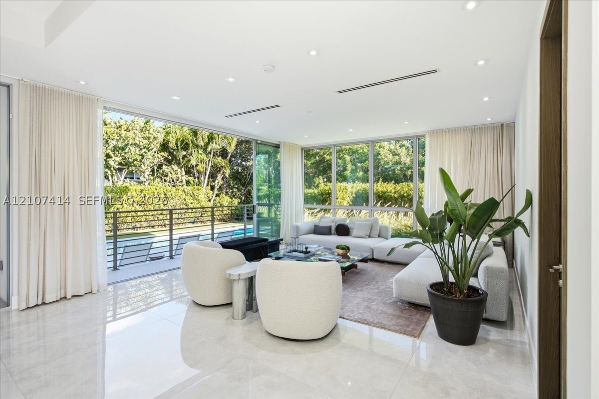 315 Cypress Dr Key Biscayne, FL 33149
