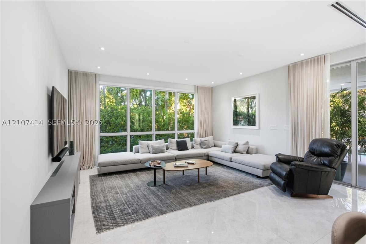 315 Cypress Dr Key Biscayne, FL 33149