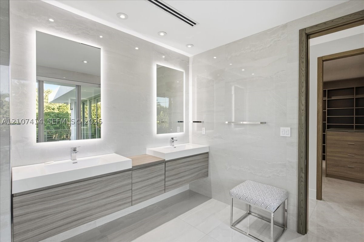 315 Cypress Dr Key Biscayne, FL 33149