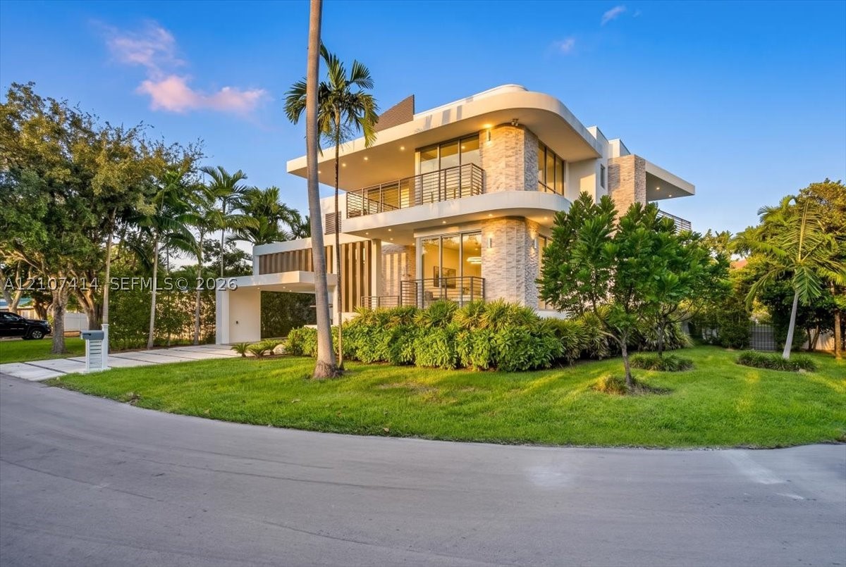 315 Cypress Dr Key Biscayne, FL 33149