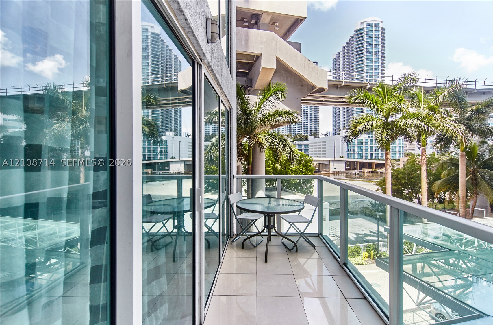 image Brickell on the River South9