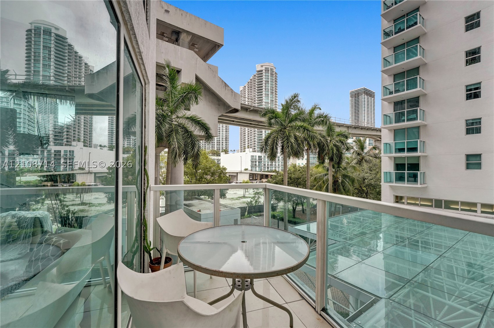 image Brickell on the River South11