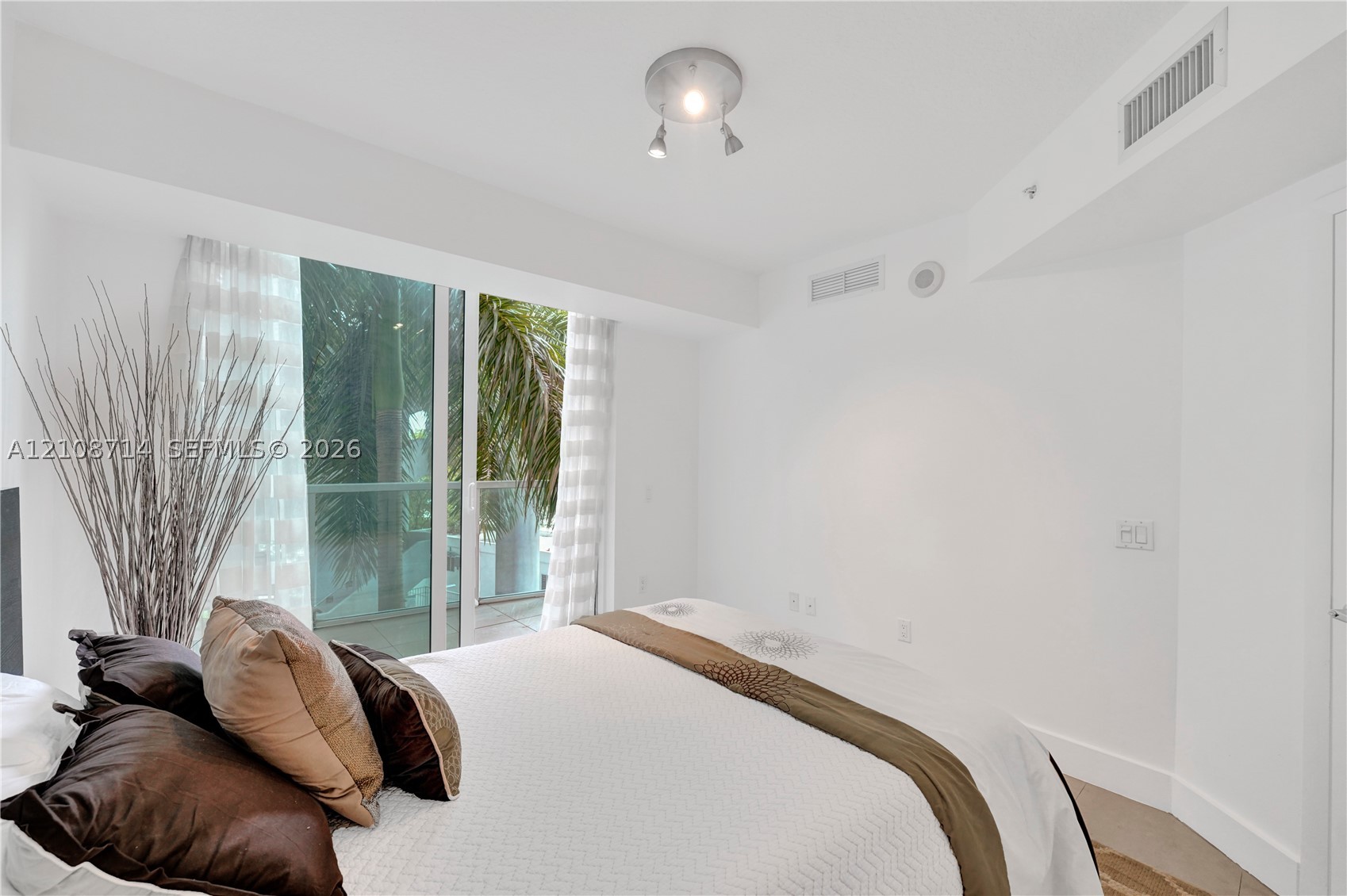 image Brickell on the River South36
