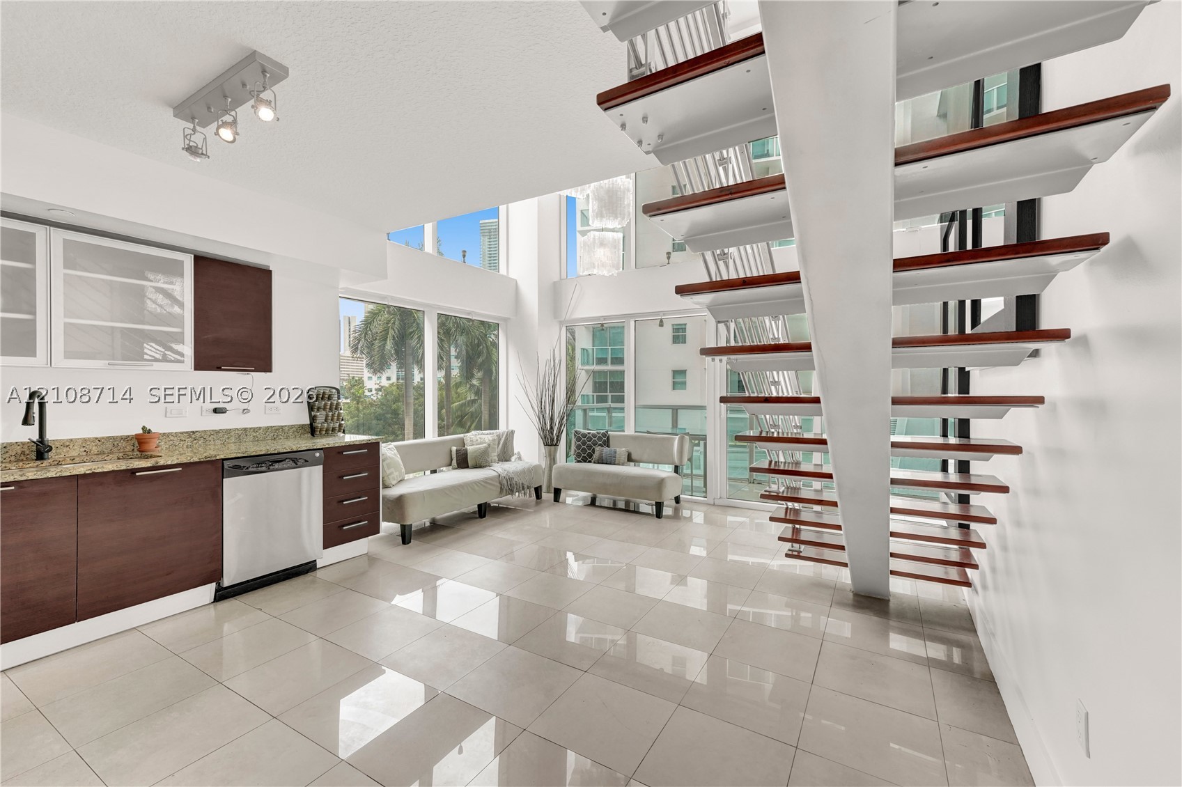 image Brickell on the River South3