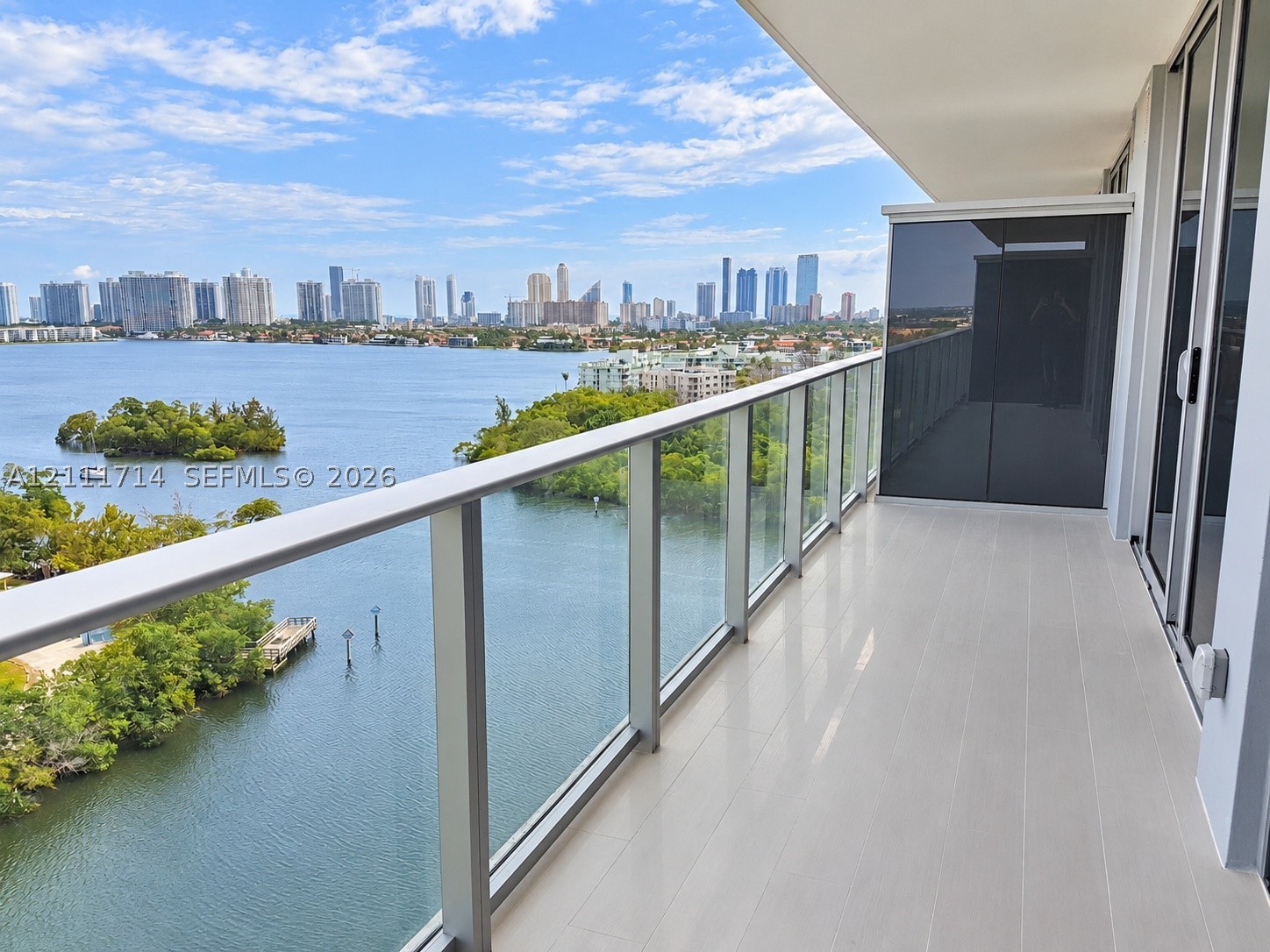 16385 Biscayne Blvd #1402