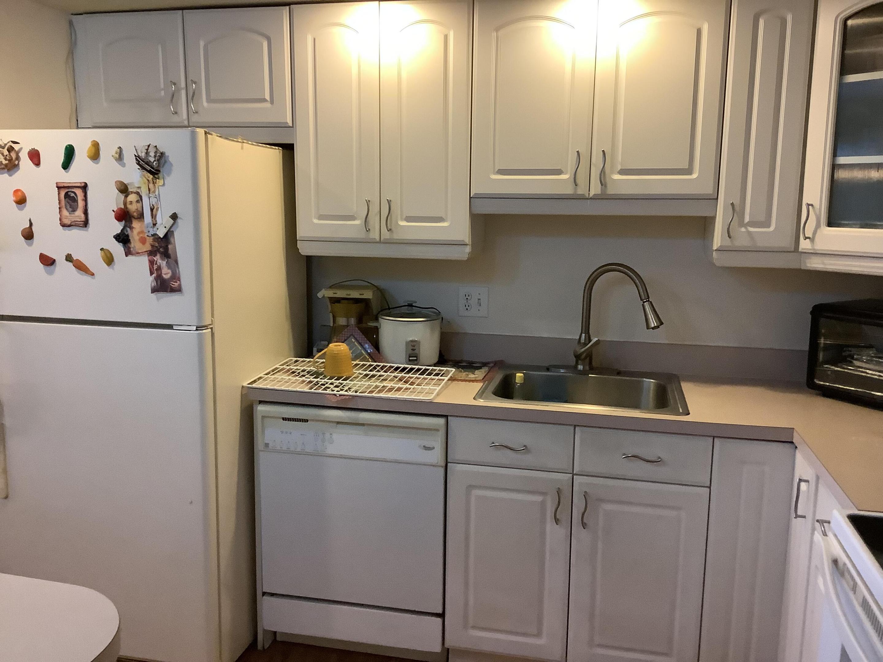 1300 St Charles Pembroke Pines, FL 33026