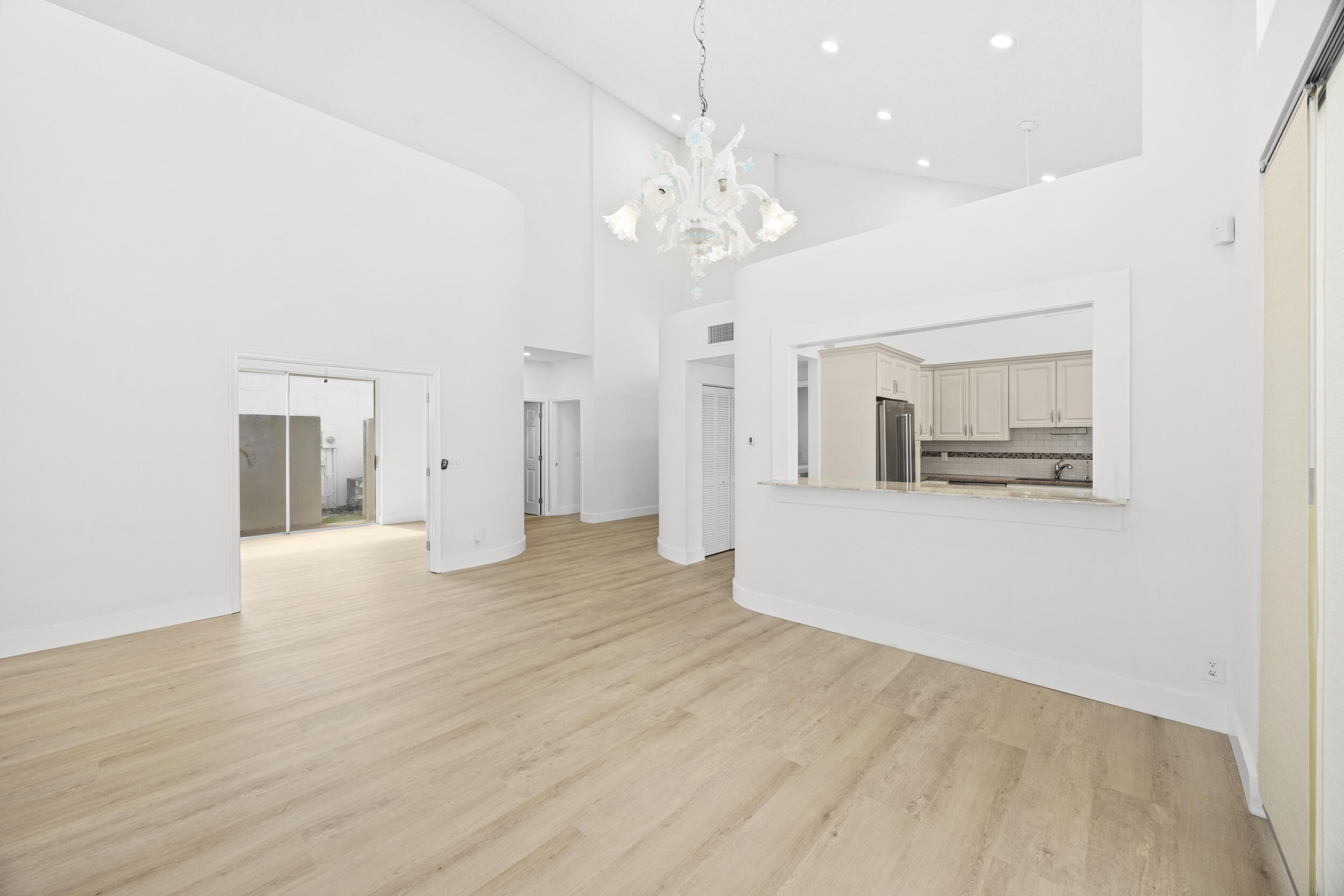 17192 Newport Clb Boca Raton, FL 33496