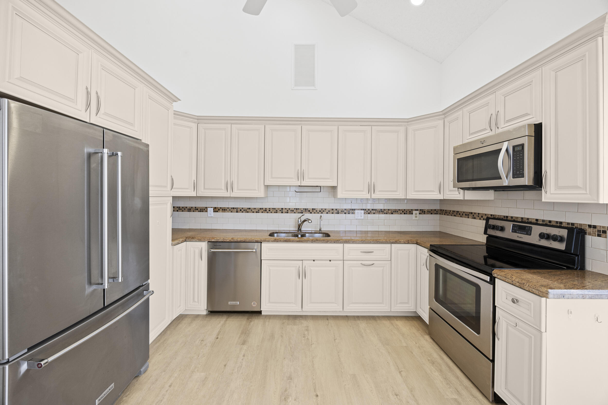 17192 Newport Clb Boca Raton, FL 33496