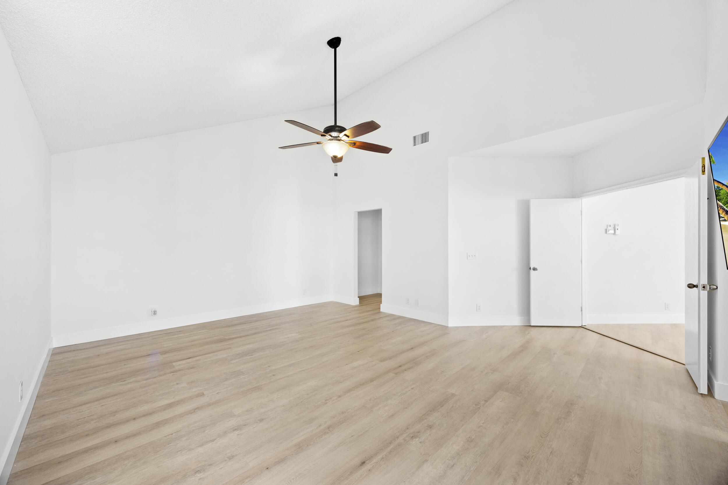 17192 Newport Clb Boca Raton, FL 33496