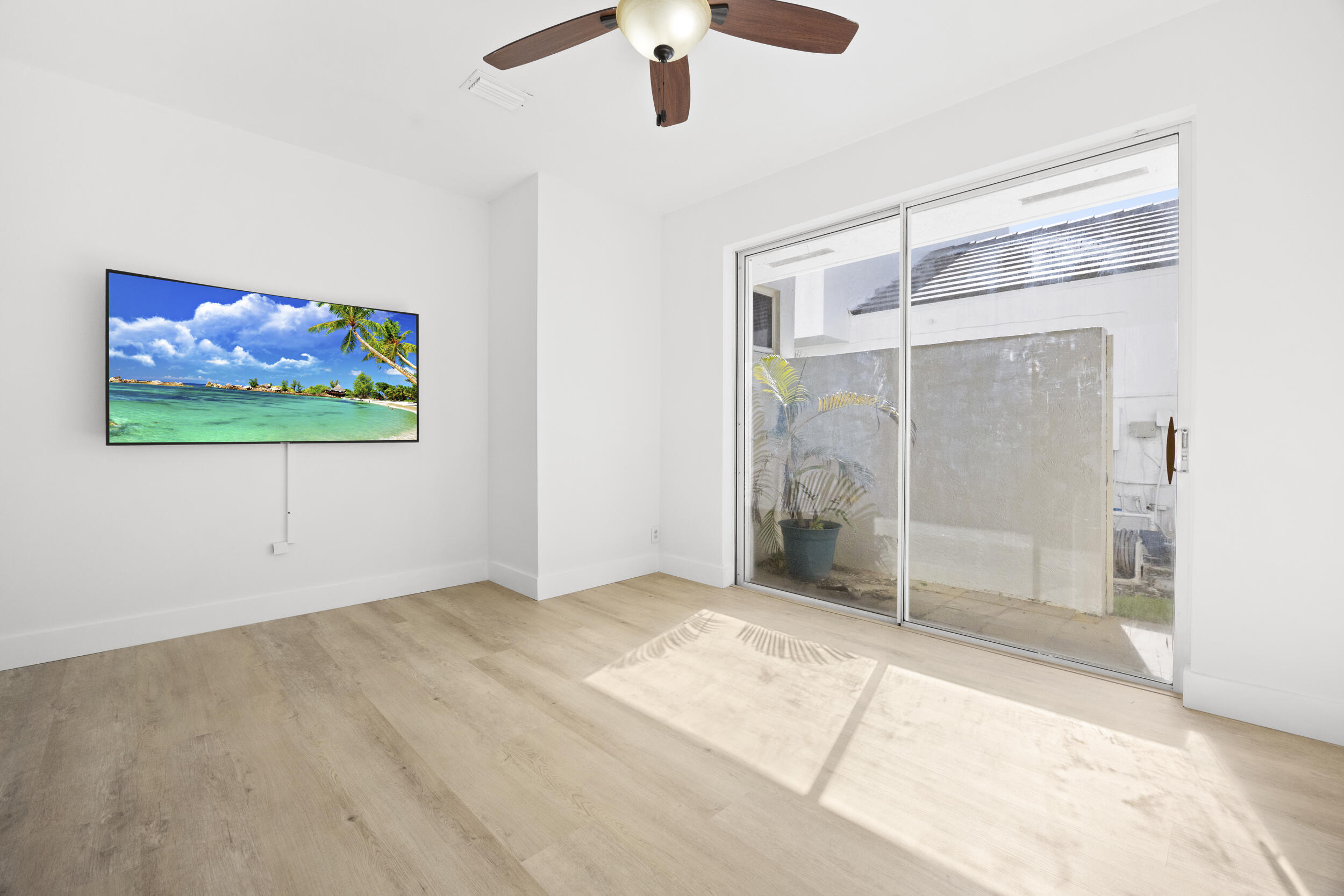 17192 Newport Clb Boca Raton, FL 33496