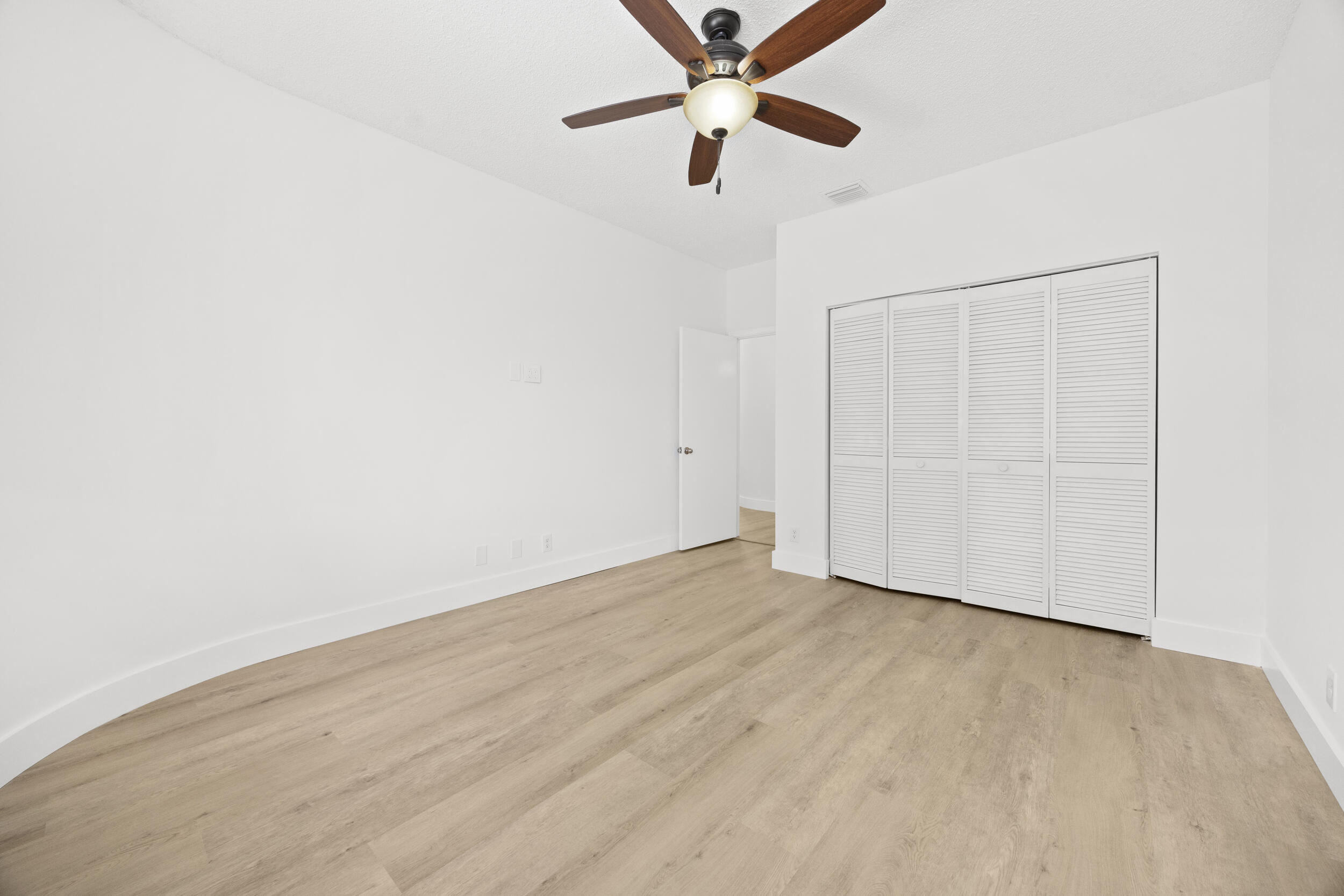 17192 Newport Clb Boca Raton, FL 33496