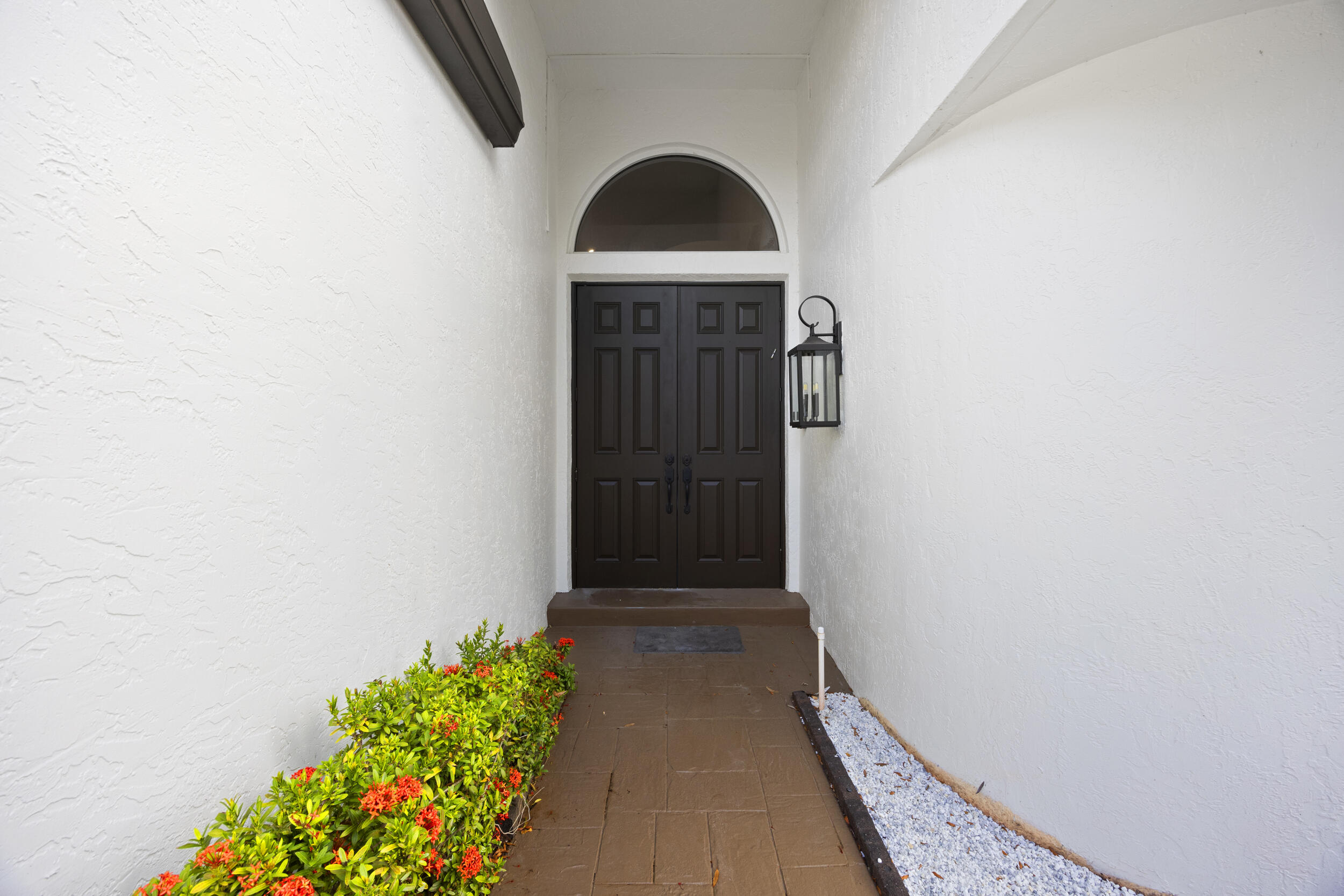 17192 Newport Clb Boca Raton, FL 33496