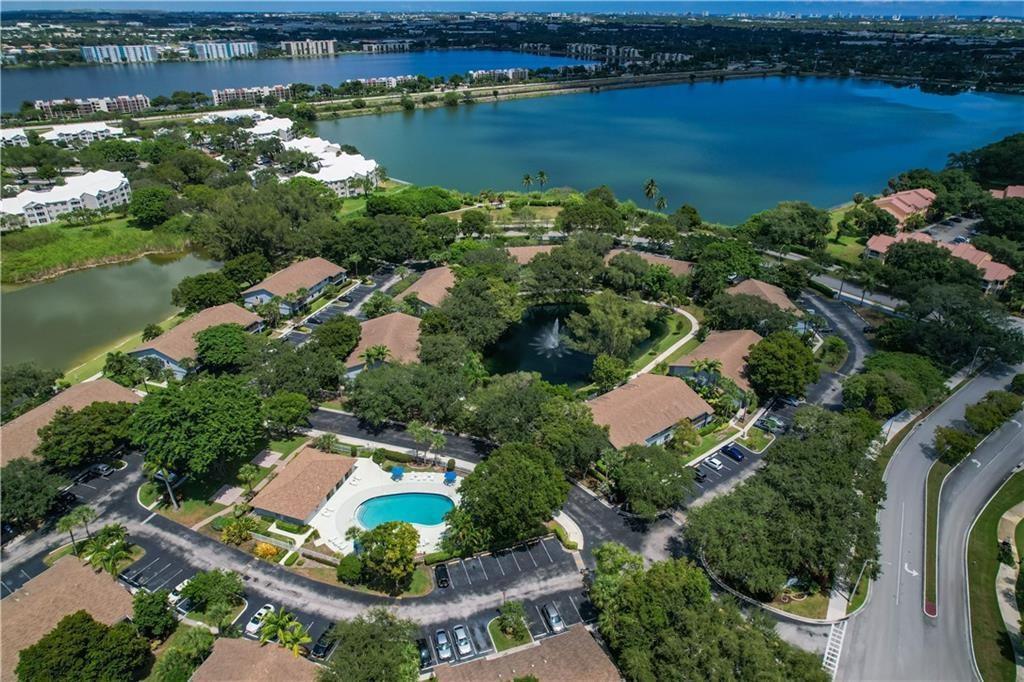 2729 S Oakland Frst #101