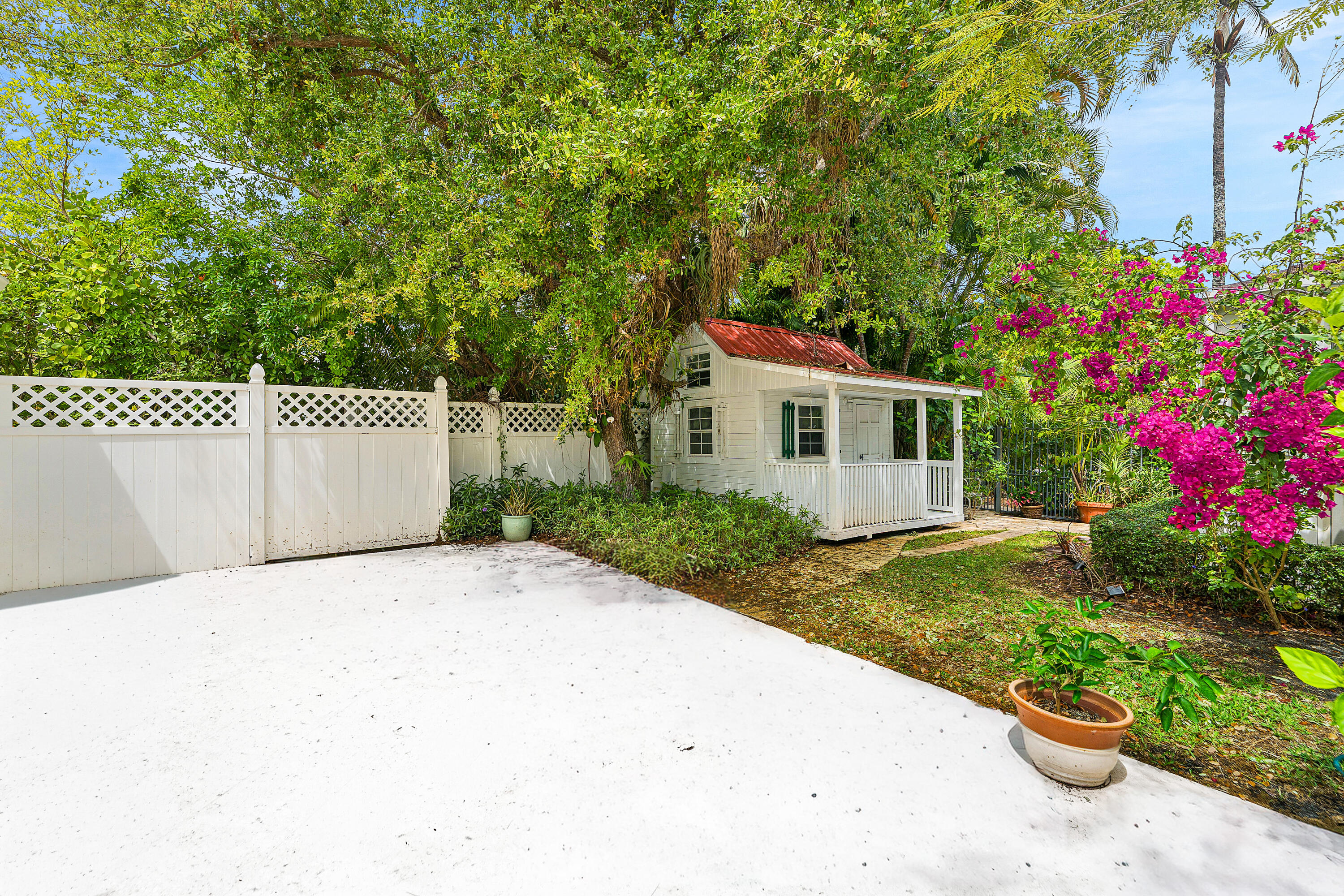 210 Merrain Palm Beach, FL 33480