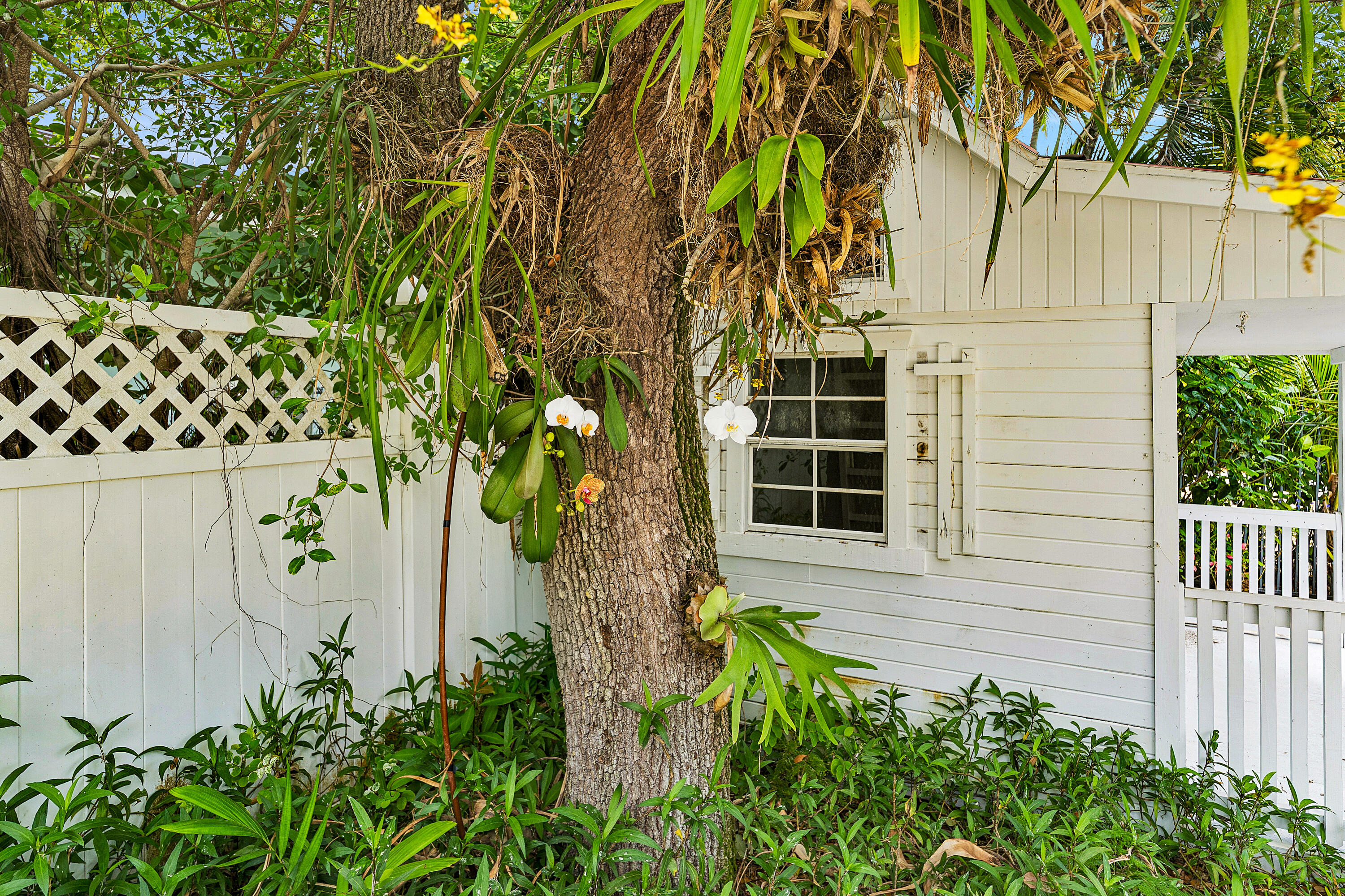 210 Merrain Palm Beach, FL 33480