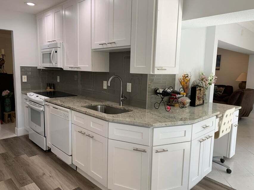 3230 Aqua Vis Pompano Beach, FL 33062