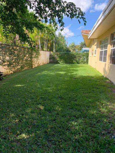 3230 Aqua Vis Pompano Beach, FL 33062