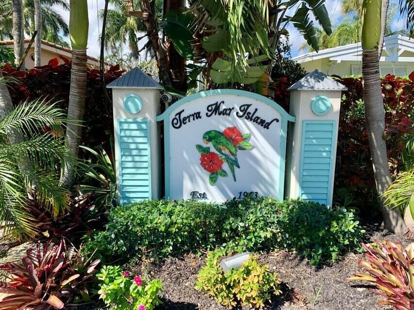 3230 Aqua Vis Pompano Beach, FL 33062