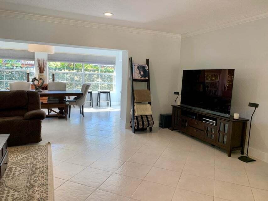 3230 Aqua Vis Pompano Beach, FL 33062