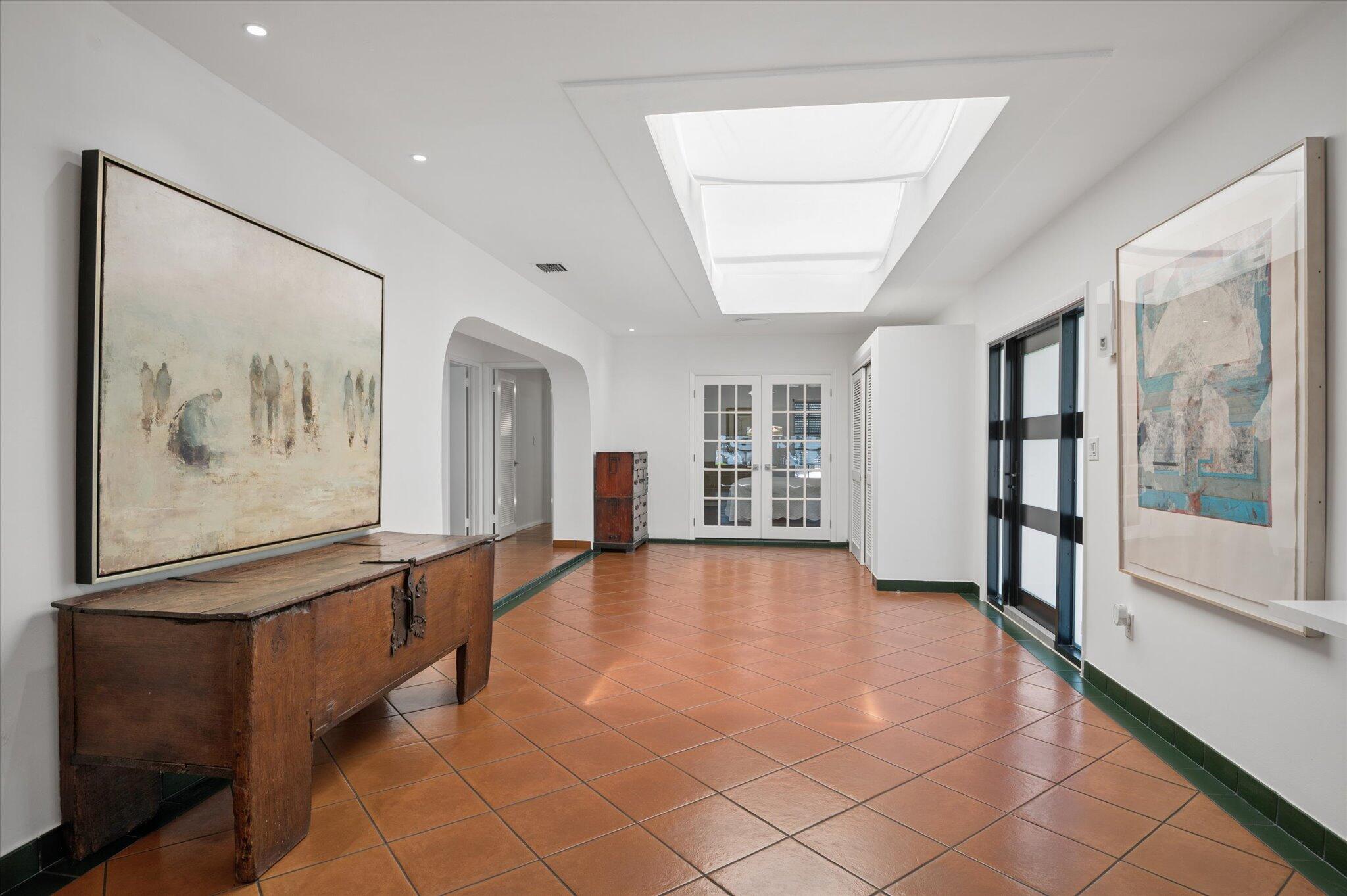 325 Coconut Isle Fort Lauderdale, FL 33301
