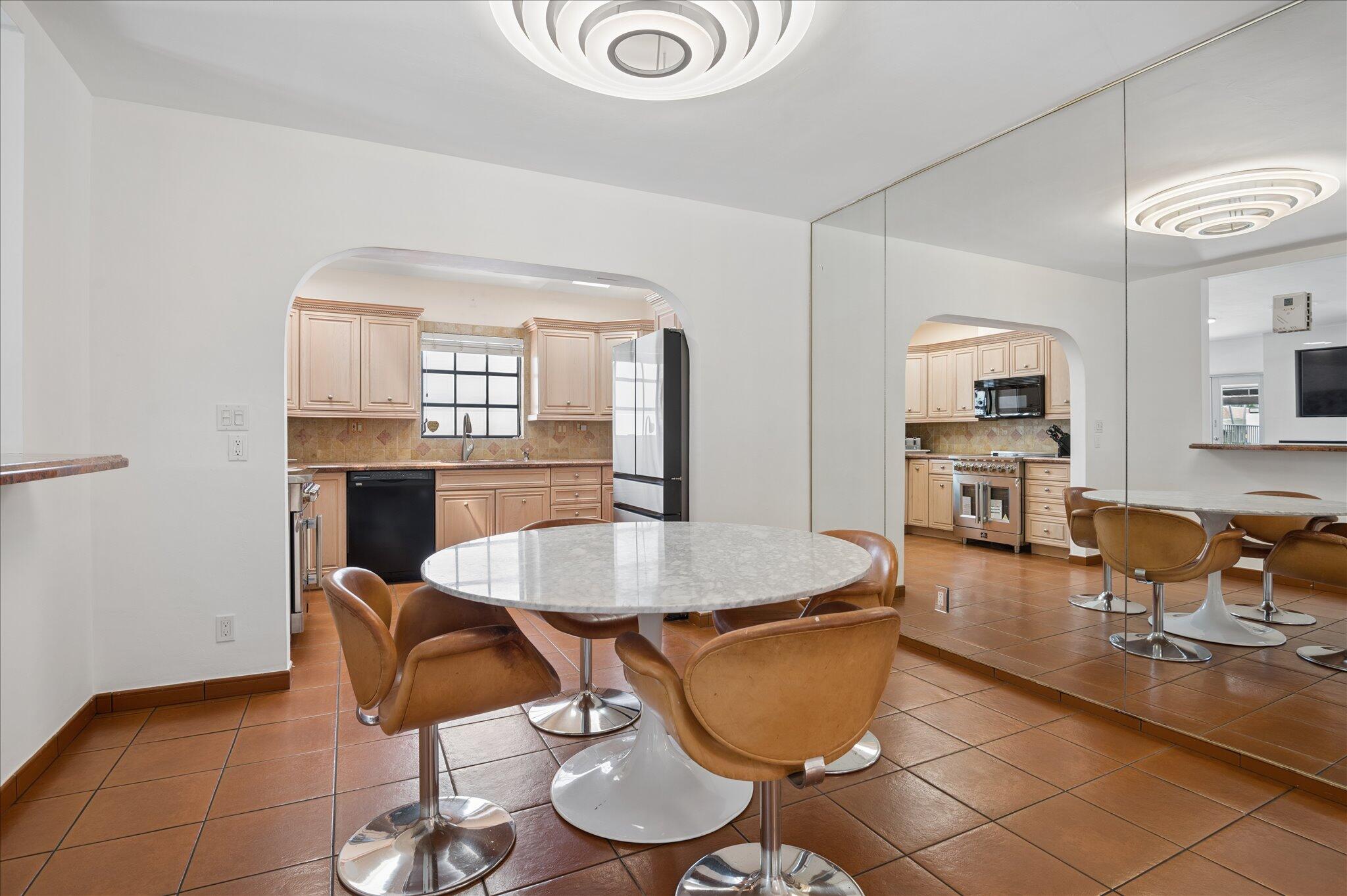 325 Coconut Isle Fort Lauderdale, FL 33301