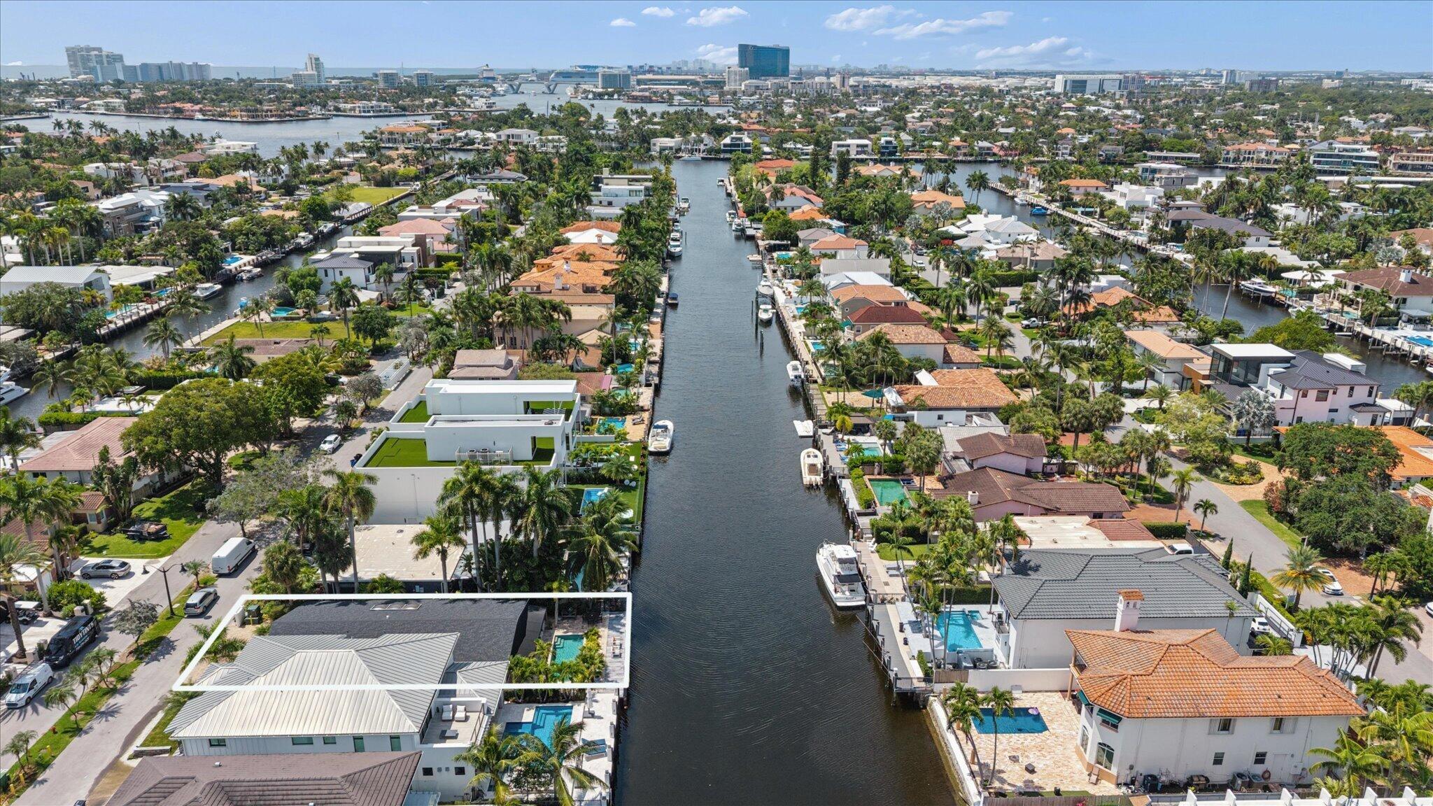 325 Coconut Isle Fort Lauderdale, FL 33301