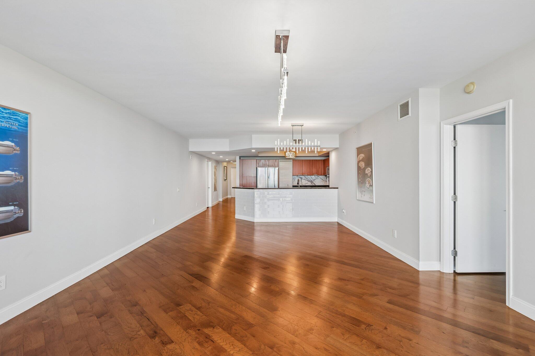 2640 Lake Shr #2508 Riviera Beach, FL 33404