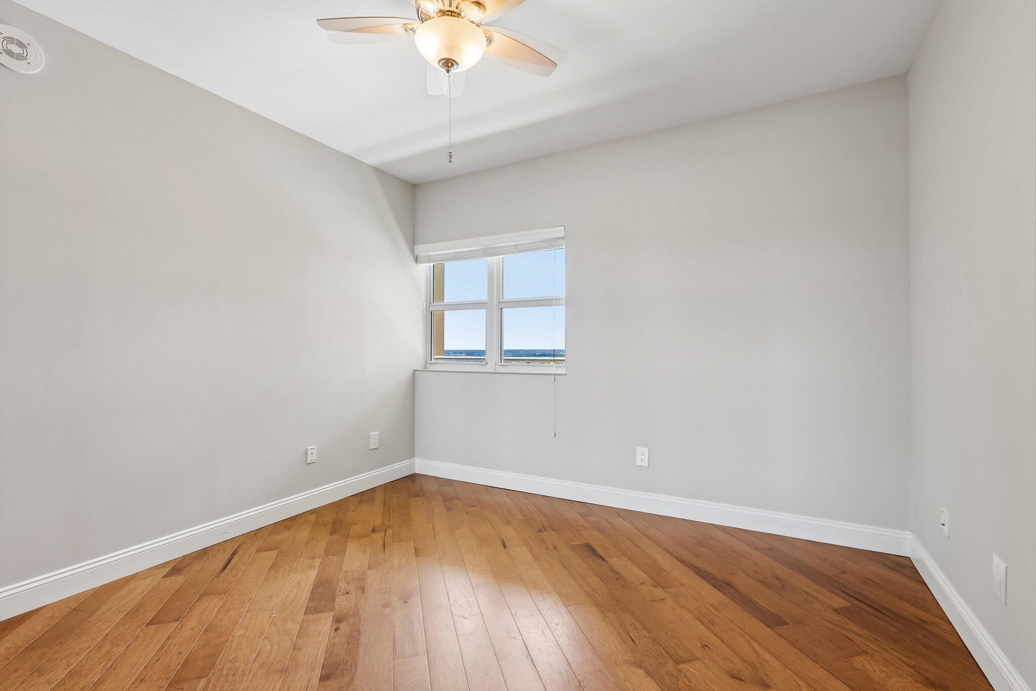 2640 Lake Shr #2508 Riviera Beach, FL 33404
