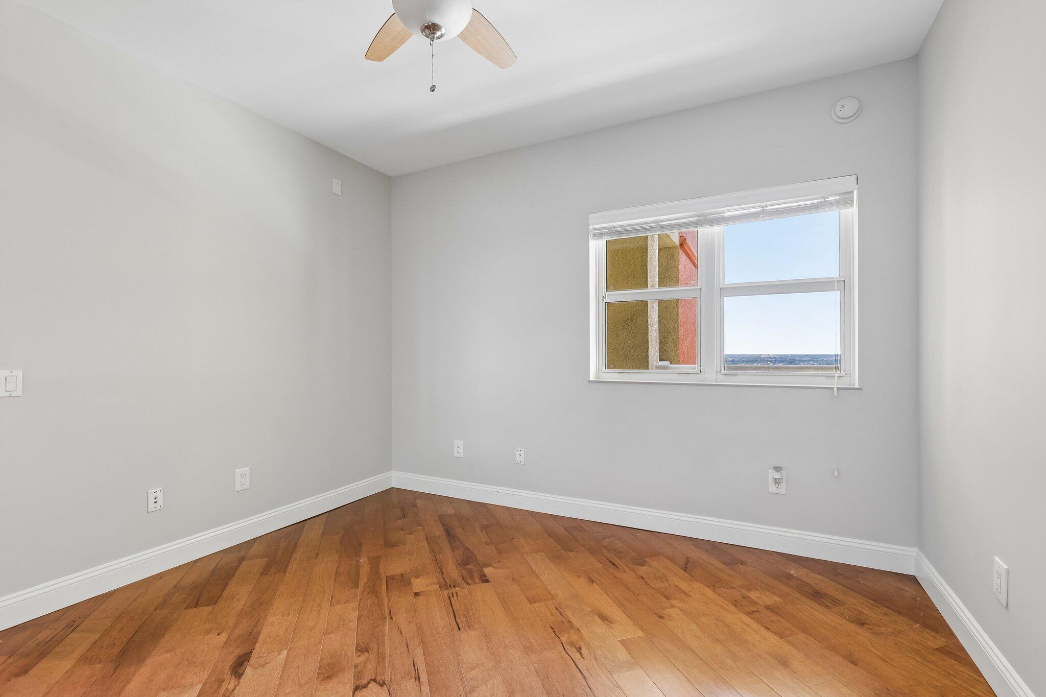 2640 Lake Shr #2508 Riviera Beach, FL 33404