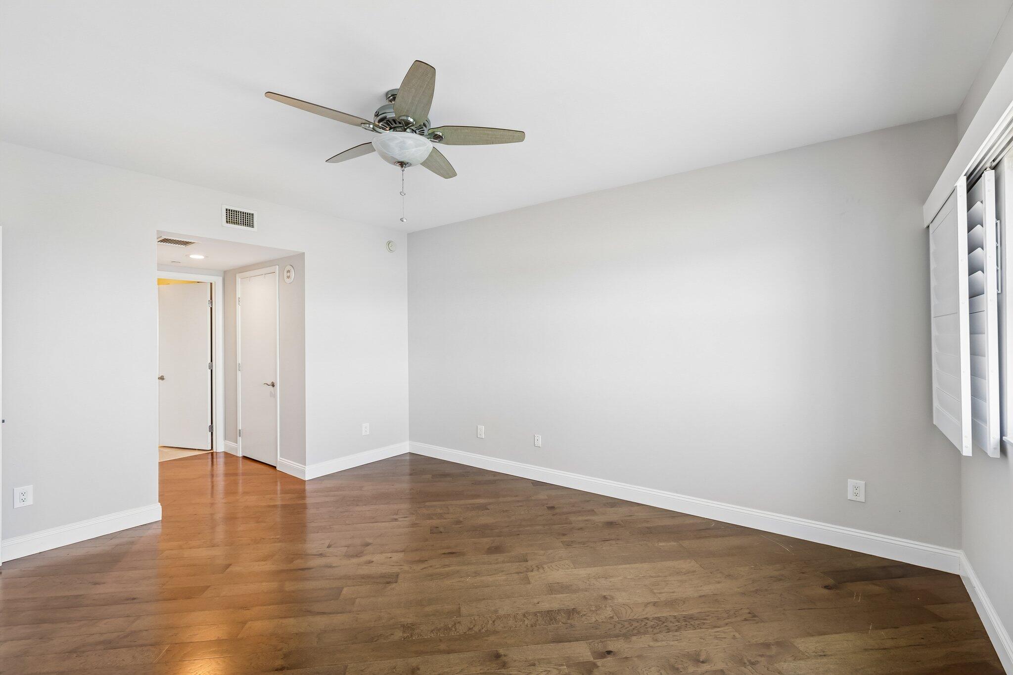 2640 Lake Shr #2508 Riviera Beach, FL 33404