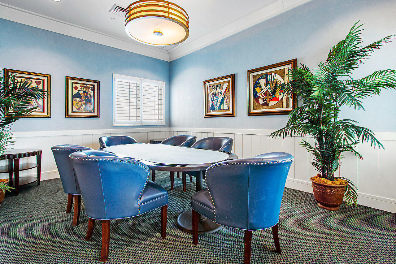 2640 Lake Shr #2508 Riviera Beach, FL 33404