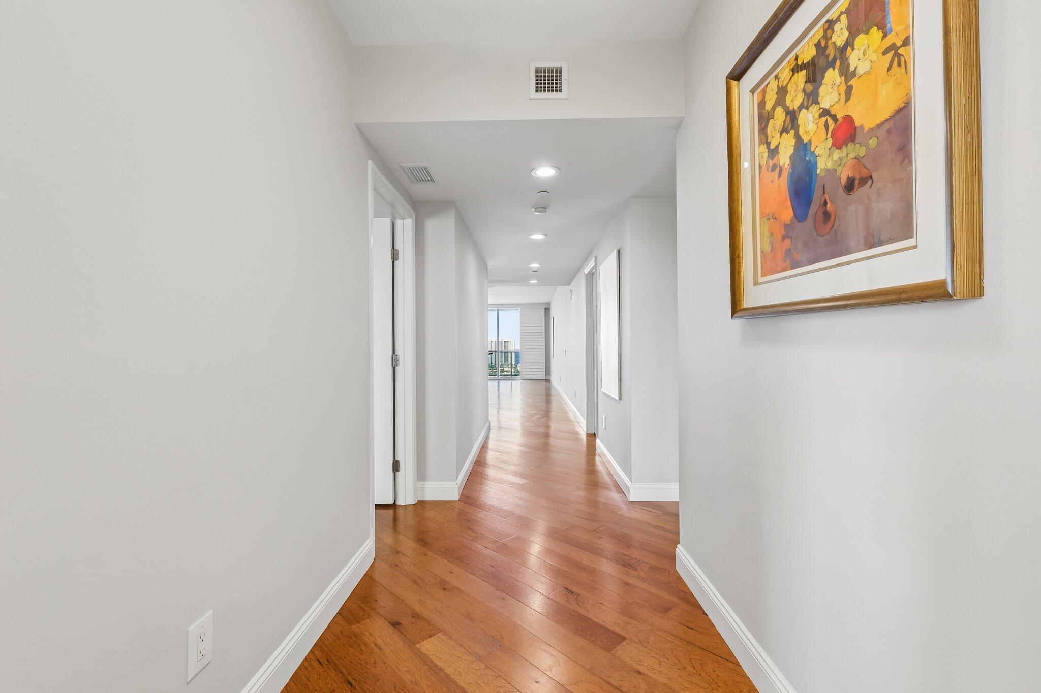 2640 Lake Shr #2508 Riviera Beach, FL 33404