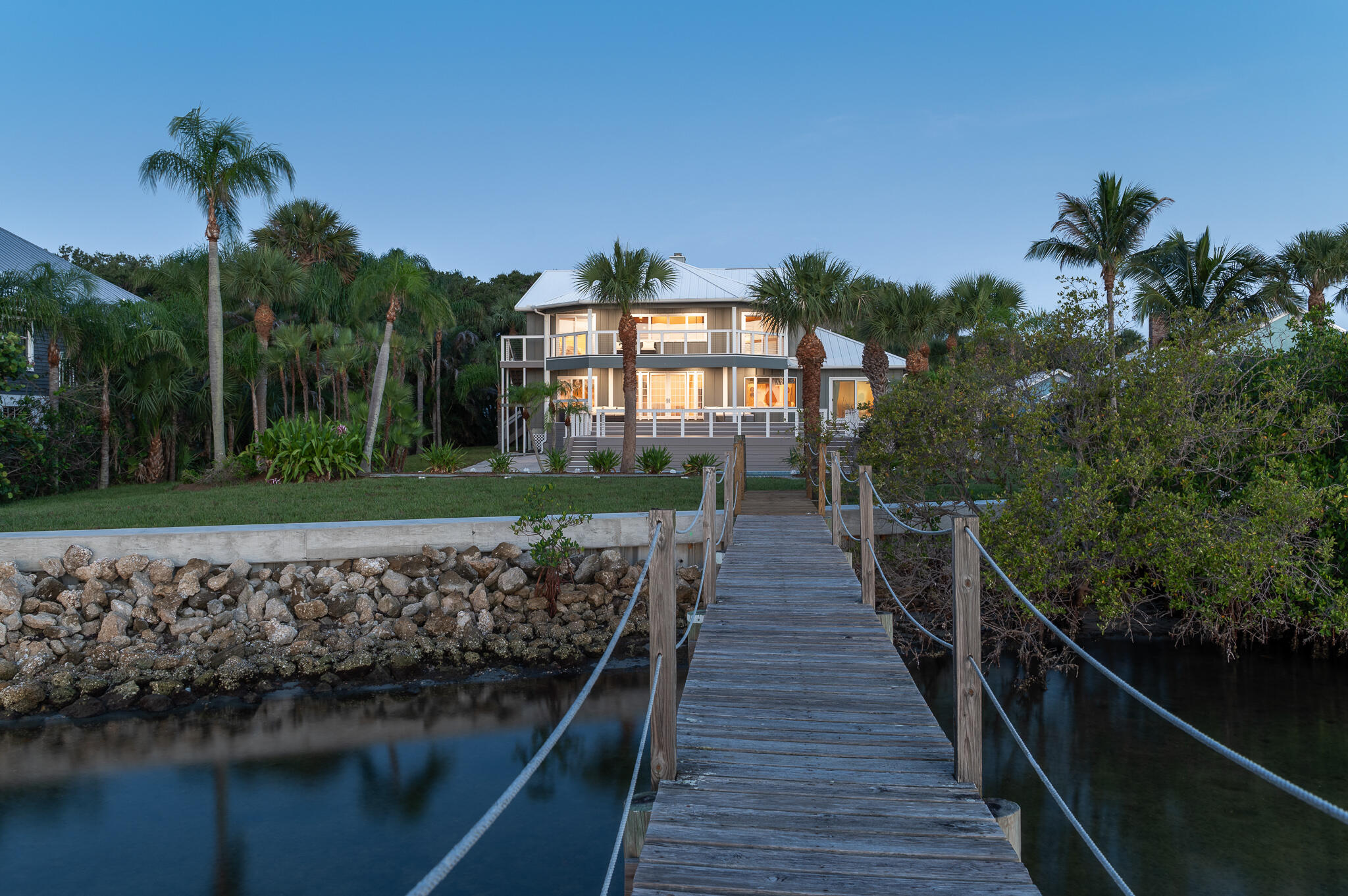 114 N Sewalls Pt
