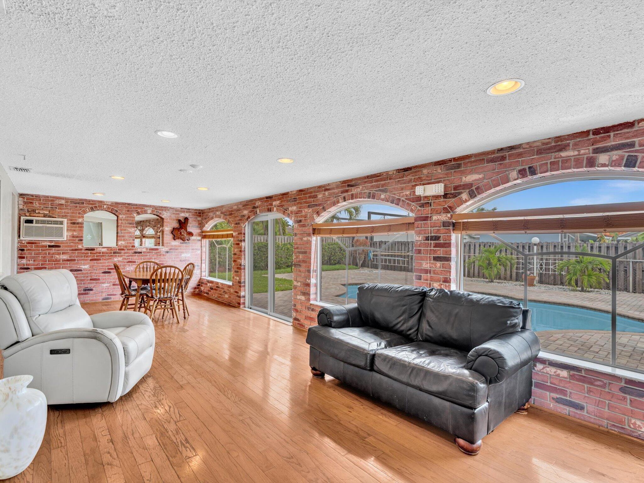 641 SE 11th Pompano Beach, FL 33060