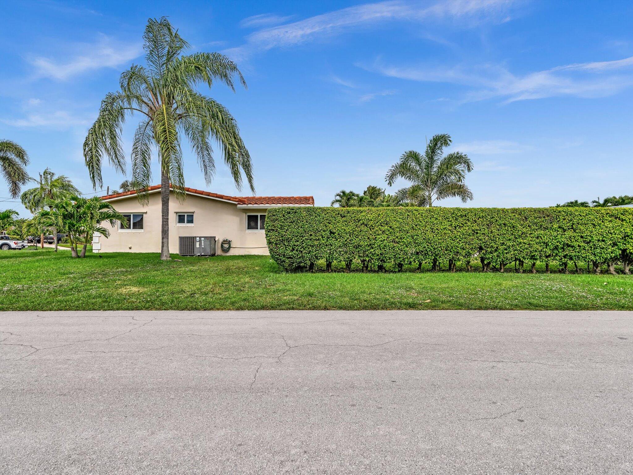 641 SE 11th Pompano Beach, FL 33060
