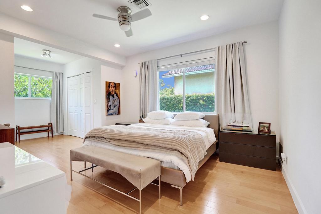 5 Gatehouse Sea Ranch Lakes, FL 33308
