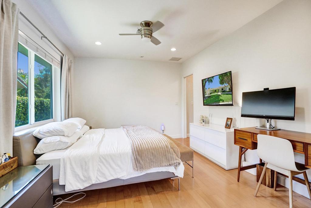 5 Gatehouse Sea Ranch Lakes, FL 33308