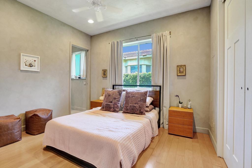 5 Gatehouse Sea Ranch Lakes, FL 33308
