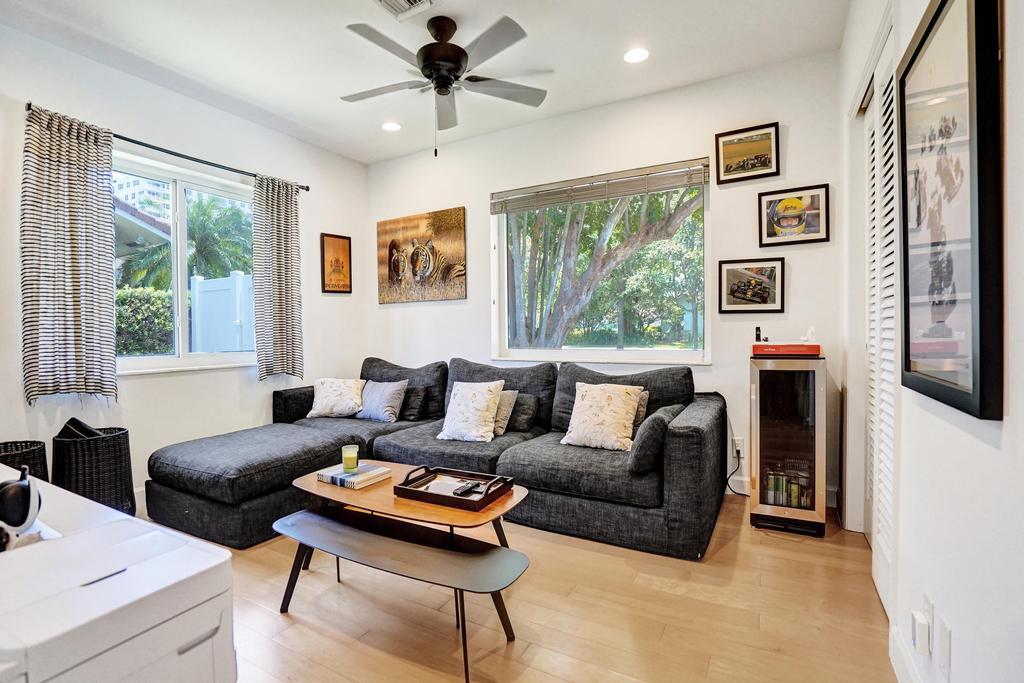 5 Gatehouse Sea Ranch Lakes, FL 33308