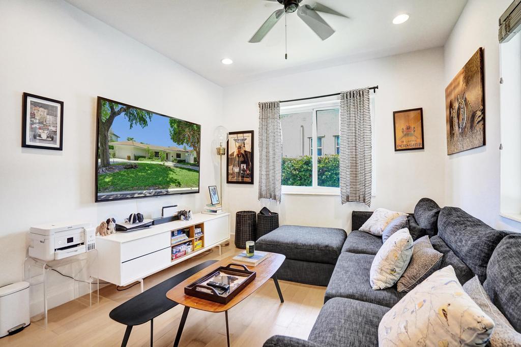 5 Gatehouse Sea Ranch Lakes, FL 33308
