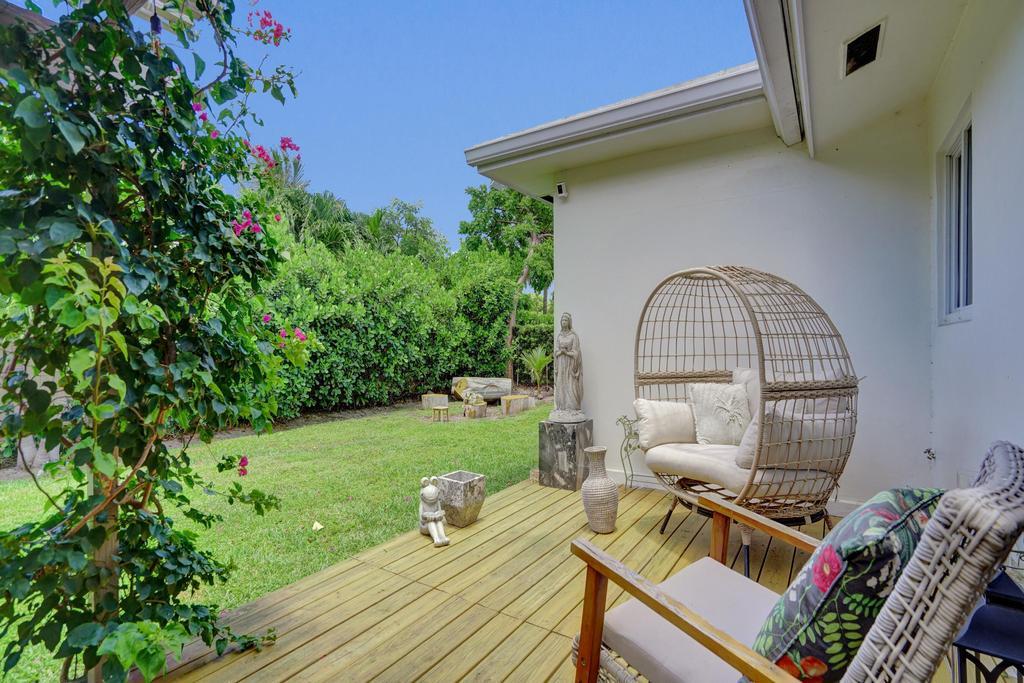 5 Gatehouse Sea Ranch Lakes, FL 33308
