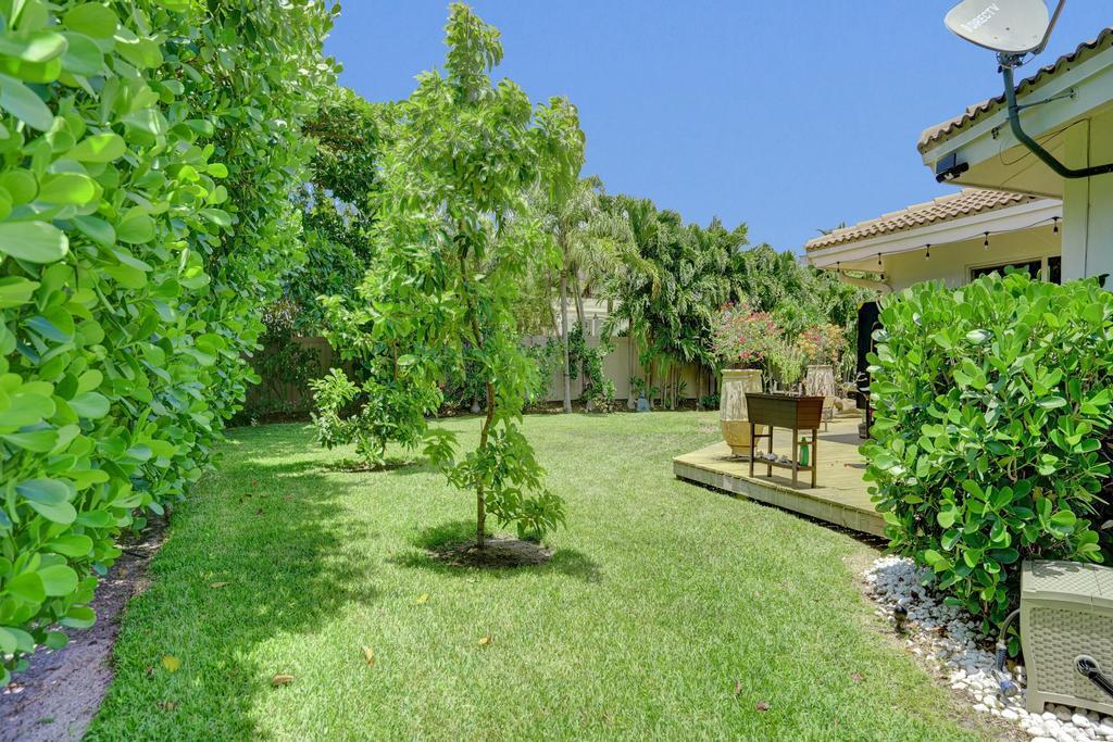 5 Gatehouse Sea Ranch Lakes, FL 33308