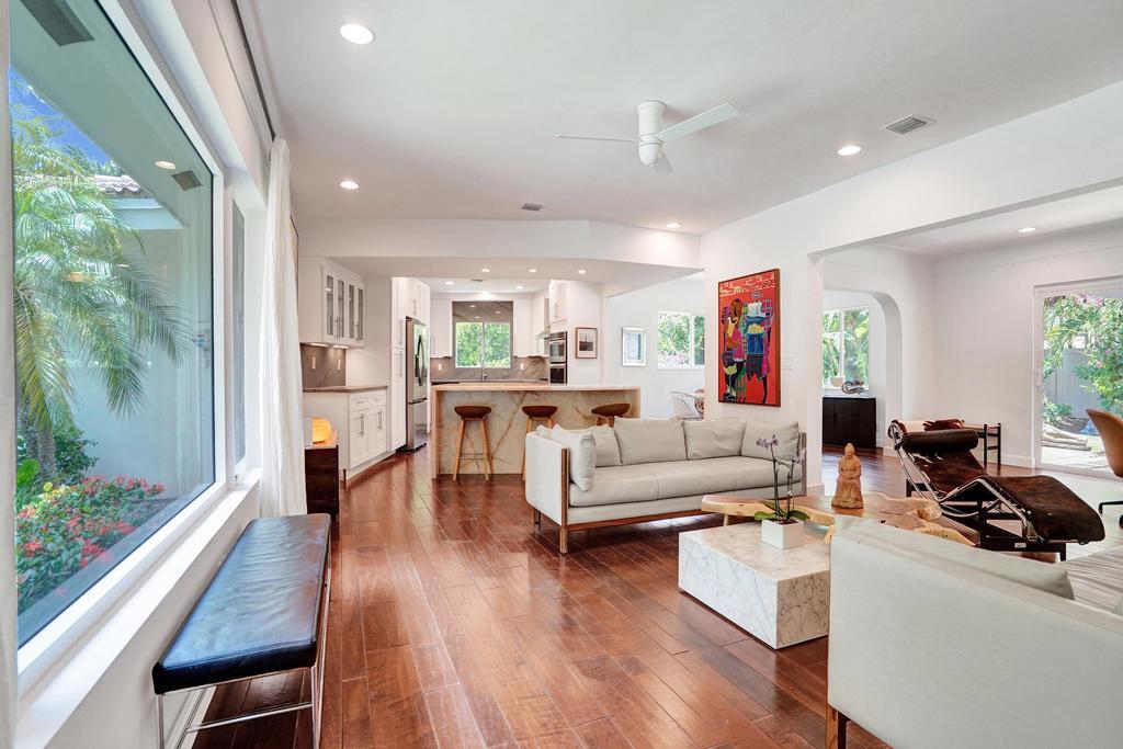 5 Gatehouse Sea Ranch Lakes, FL 33308