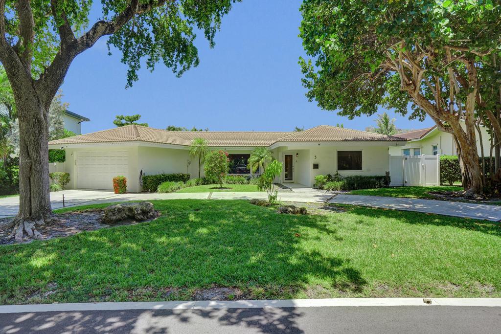 5 Gatehouse Sea Ranch Lakes, FL 33308