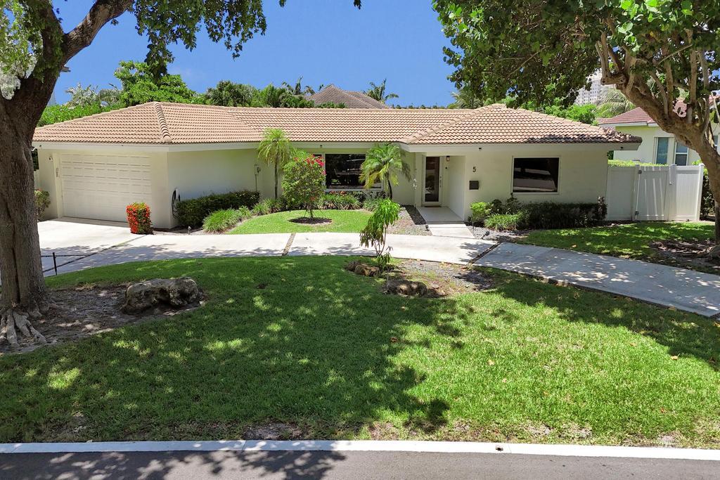 5 Gatehouse Sea Ranch Lakes, FL 33308