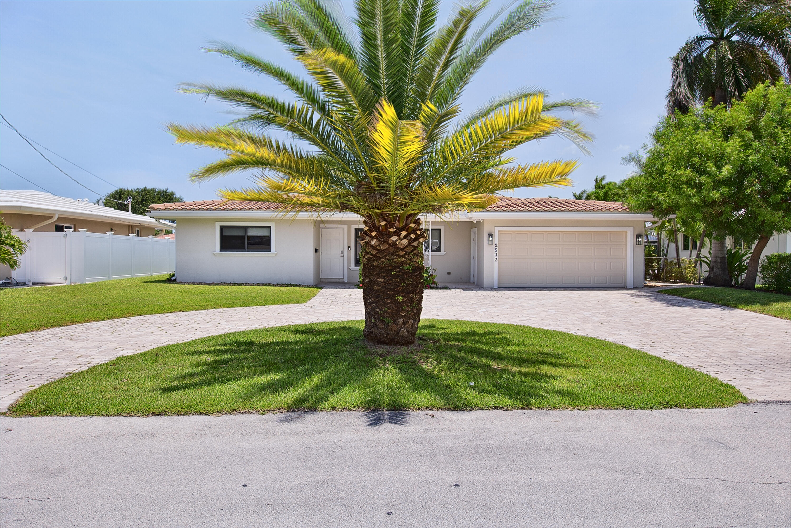 2542 SE 10th Pompano Beach, FL 33062