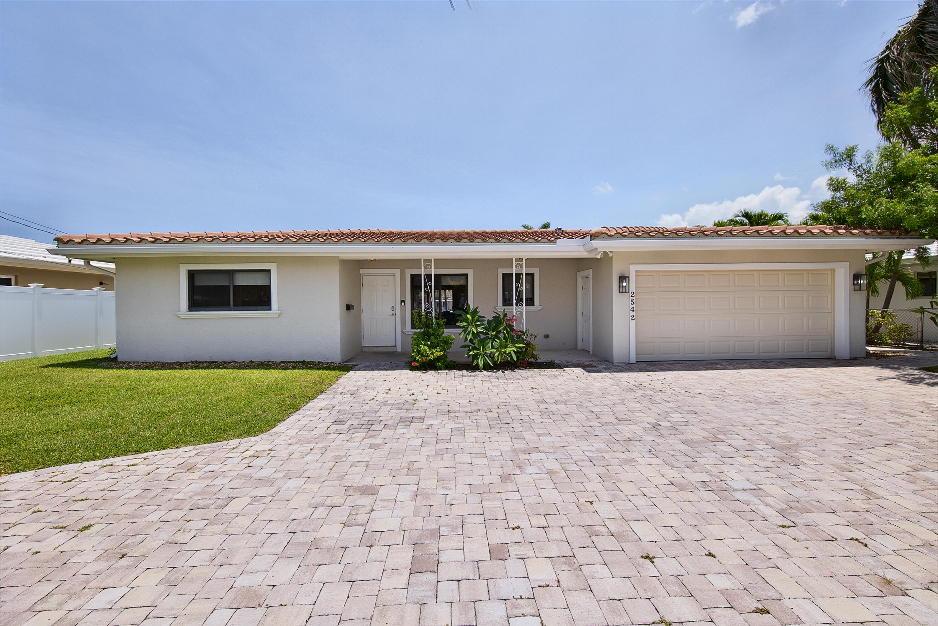 2542 SE 10th Pompano Beach, FL 33062